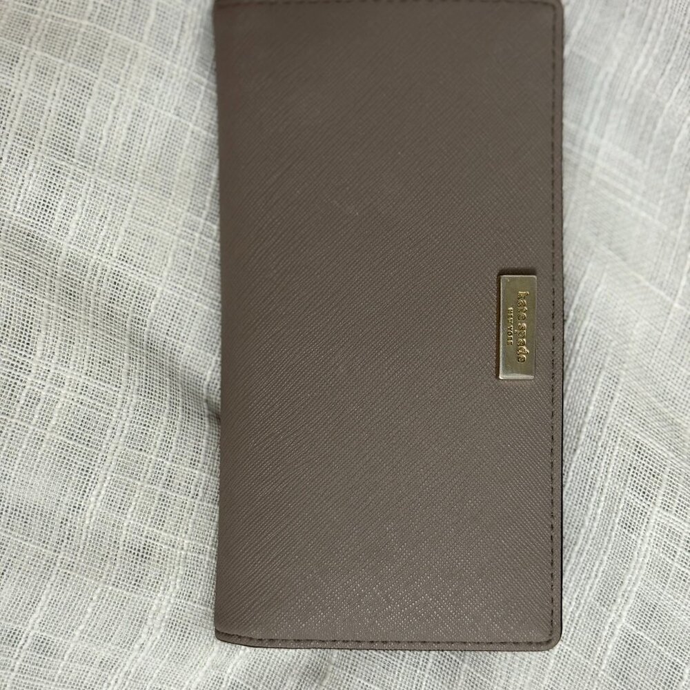 Kate Spade New York Taupe Saffiano Leather Wallet
